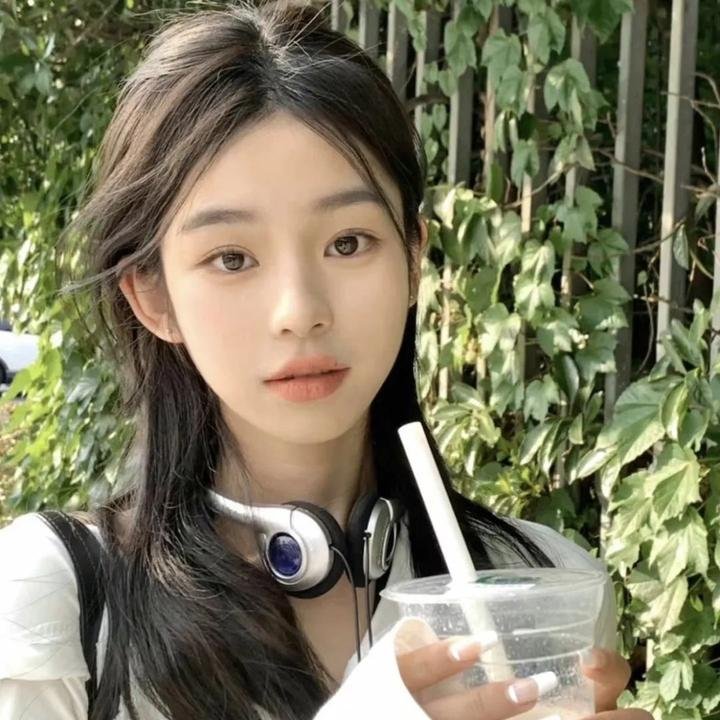 艳谍玛泰哈莉